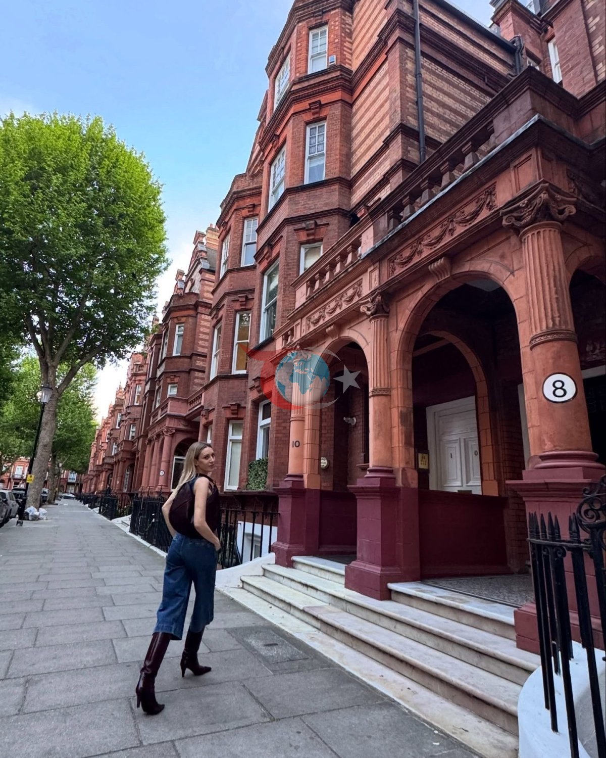 Sinem Kobal’ın Londra Şıklığı: Takipçileri Yeni Karelere Bayıldı