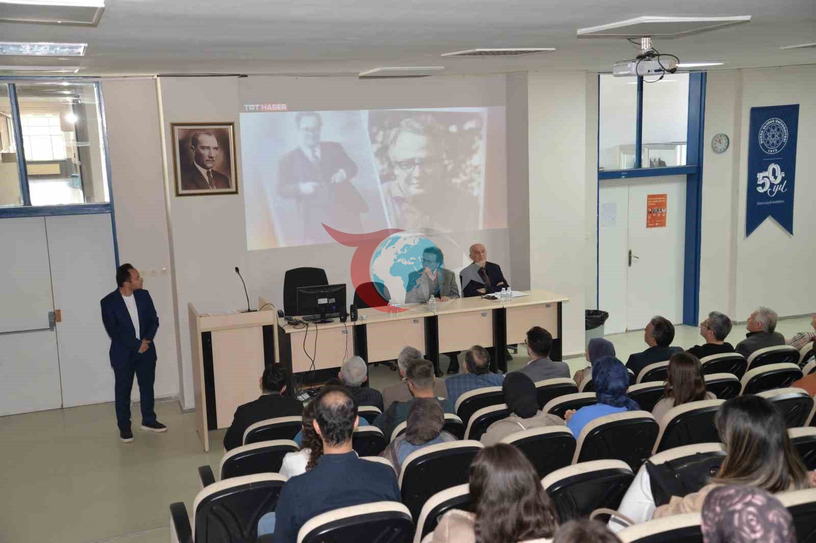 Bursa Uludağ Üniversitesi'nde Fethi Gemuhluoğlu İçin Anma Paneli Düzenlendi
