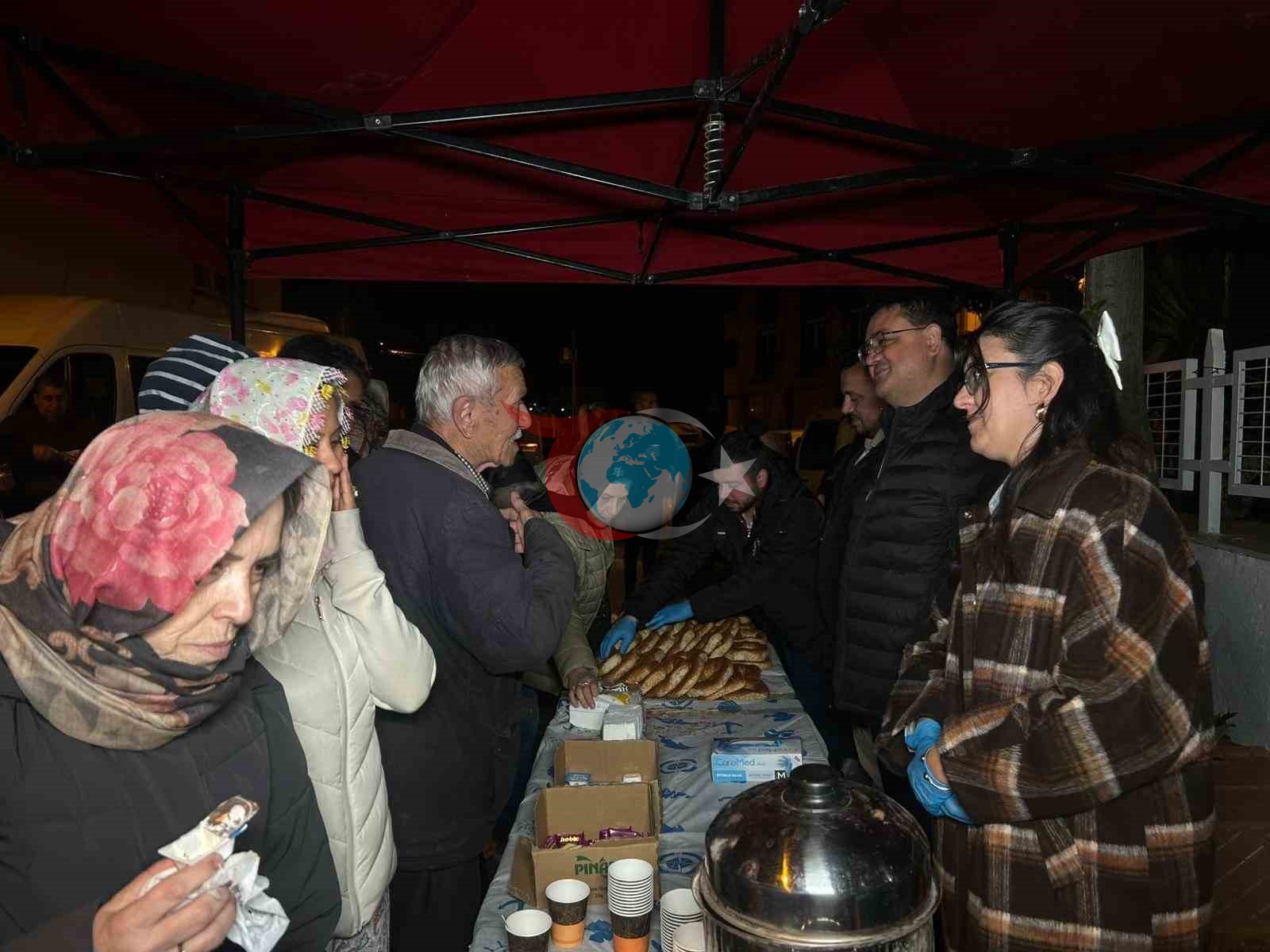 Kırklar Tepesi’nde Hıdırellez geleneğini yaşatmak için sabahın ilk saatinde bir araya geldiler