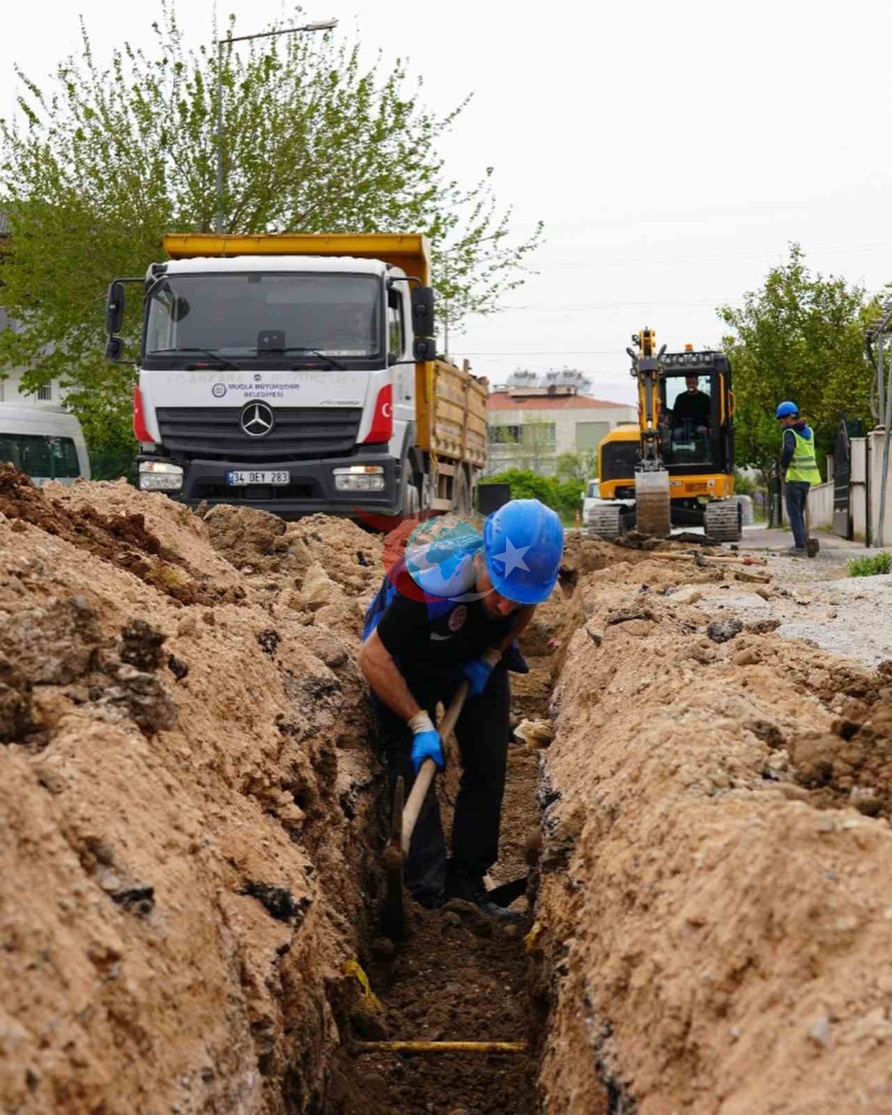 Milas&rsquo;ta ömrünü tamamlayan su isale hatları değiştiriliyor
