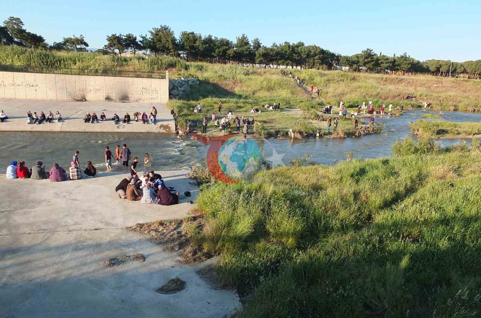 Balıkesir’de vatandaşlar Hıdırellez’i dilek tutarak ve dereye taş atarak coşkuyla kutladı