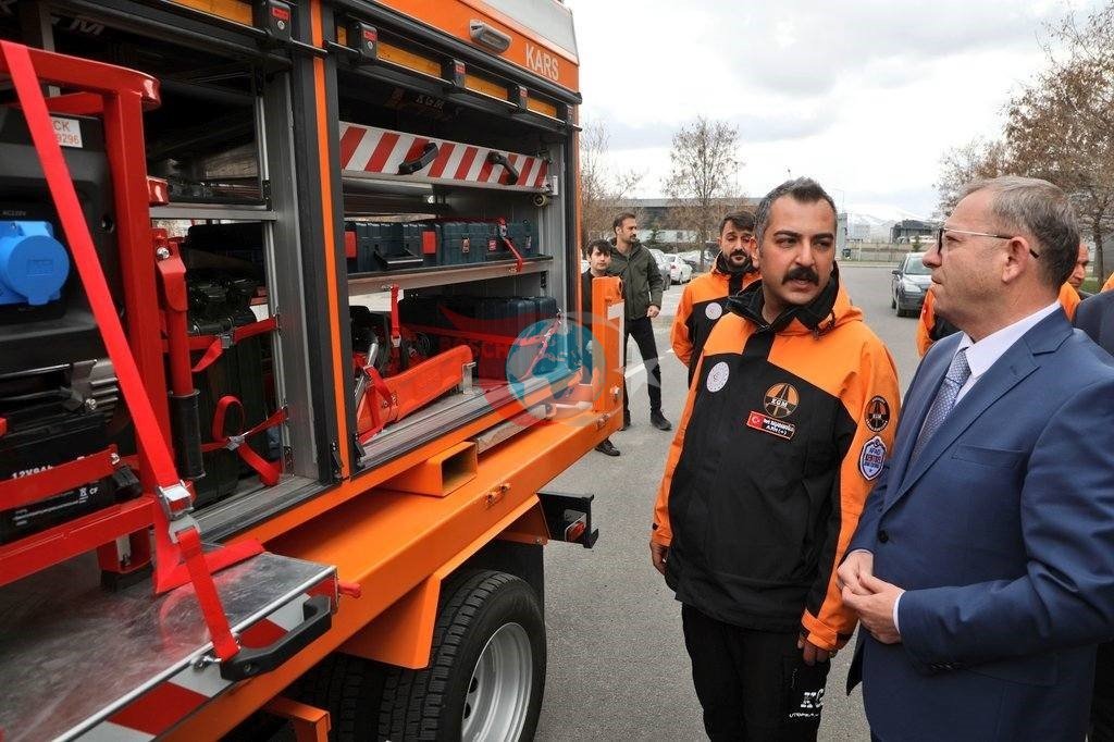 Kars’ta KARAKURT Ekibine Anlamlı Arma: Afetlere Hazır Güç Göreve Başlıyor