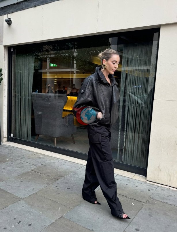 Sinem Kobal leyleği havada gördü! Son durağı Londra oldu - Resim : 3