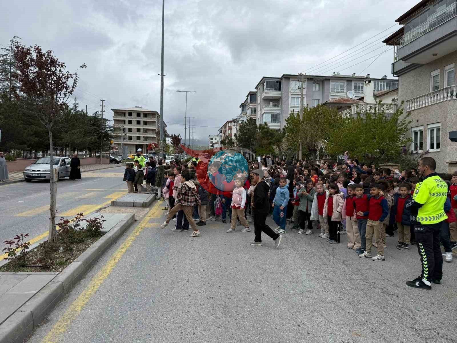 Develi’de çocuklara trafik eğitimi