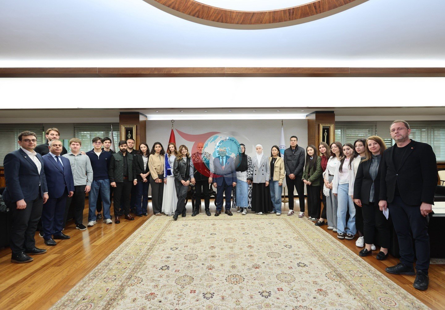 Kayseri'de Türk Dünyası Gençleri Başkan Büyükkılıç ile Buluştu