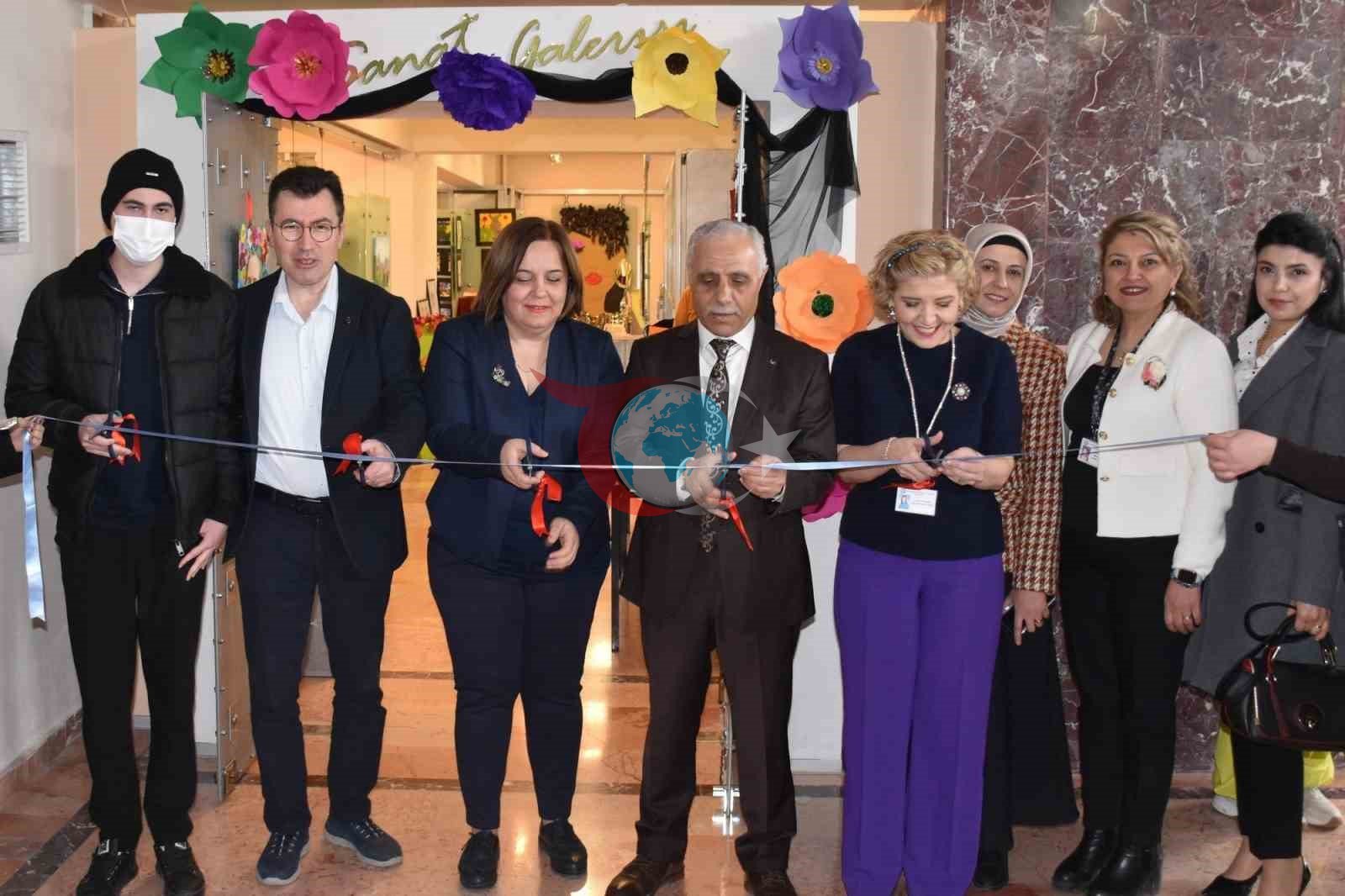 ESOGÜ Hastanesi'nde 'Sanat İyileştirir' Sergisi Kapılarını Açtı