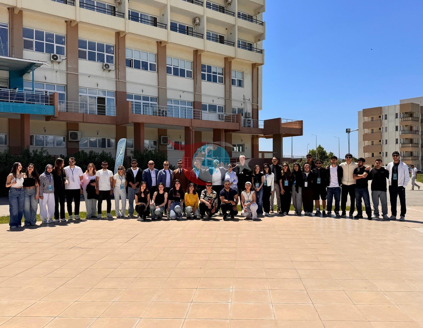 Burhaniye&rsquo;de üniversitelilerin bahar coşkusu