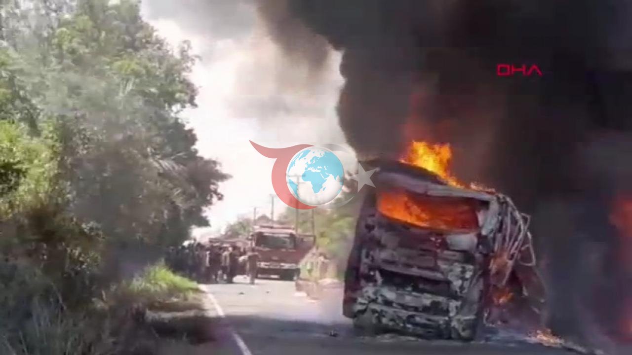 Endonezya'da Feci Kaza: Yolcu Otobüsü ve Tanker Çarpıştı
