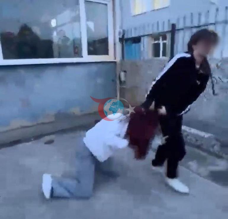 Samsunda akran zorbalığı: Darbedip kameraya çektiler