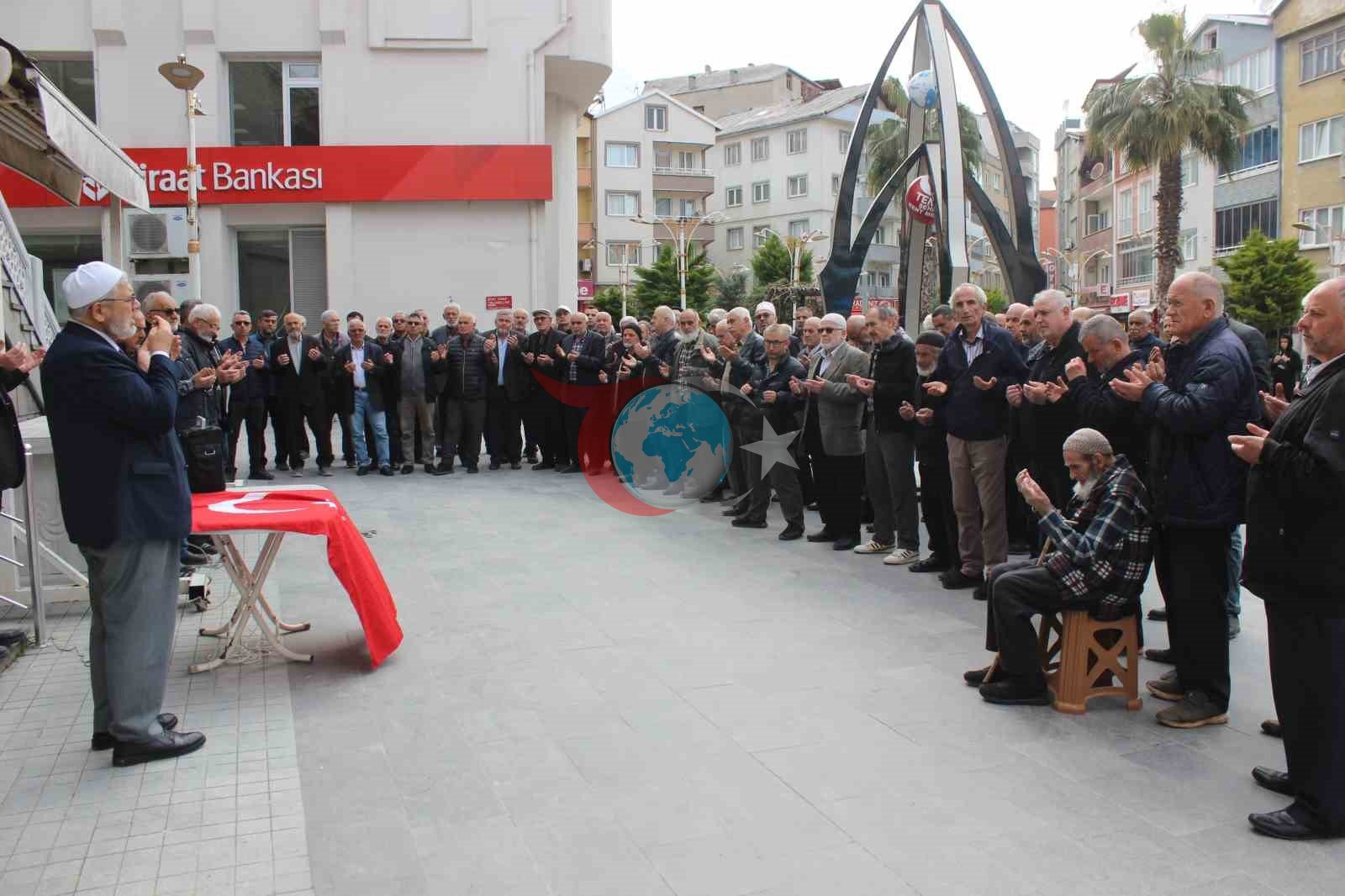 Türkeli'de Hacı Adayları Duygu Dolu Anlarla Uğurlandı