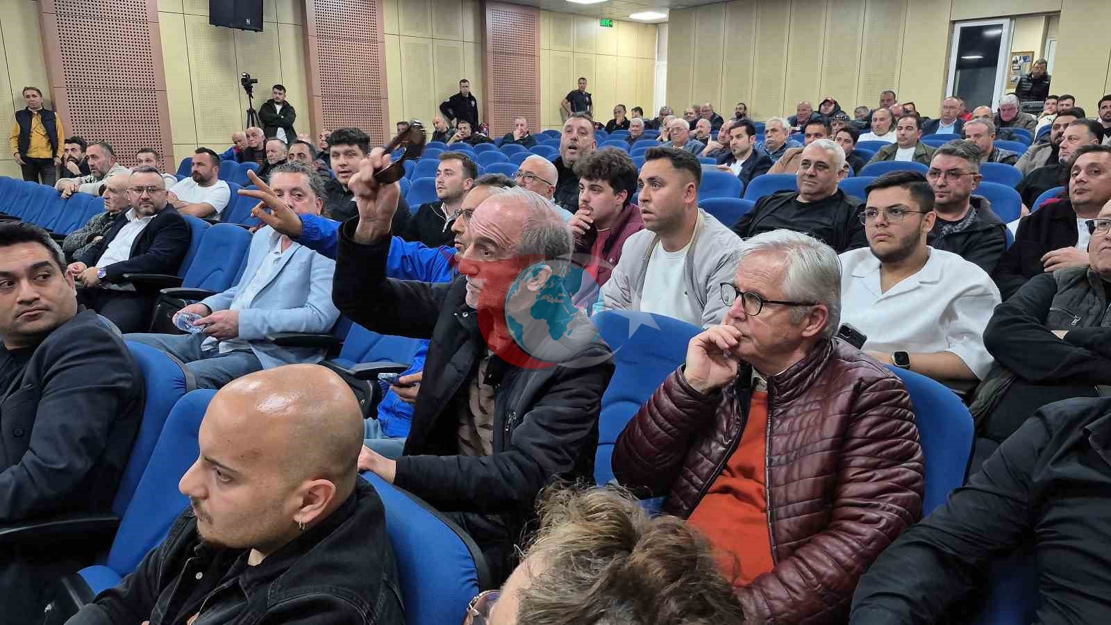 Küme düşen Bartınspor&rsquo;da tartışmalı kongre
