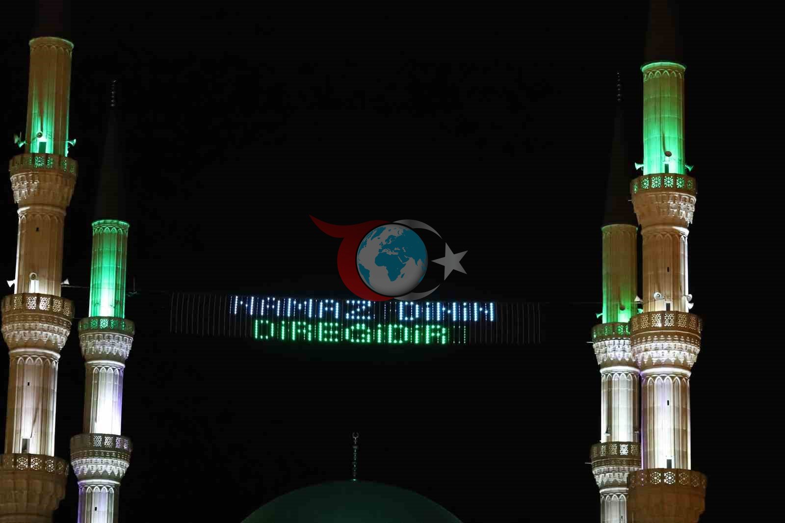 Iğdır Ulu Camii'nde Dijital Mahya Dönemi Başladı