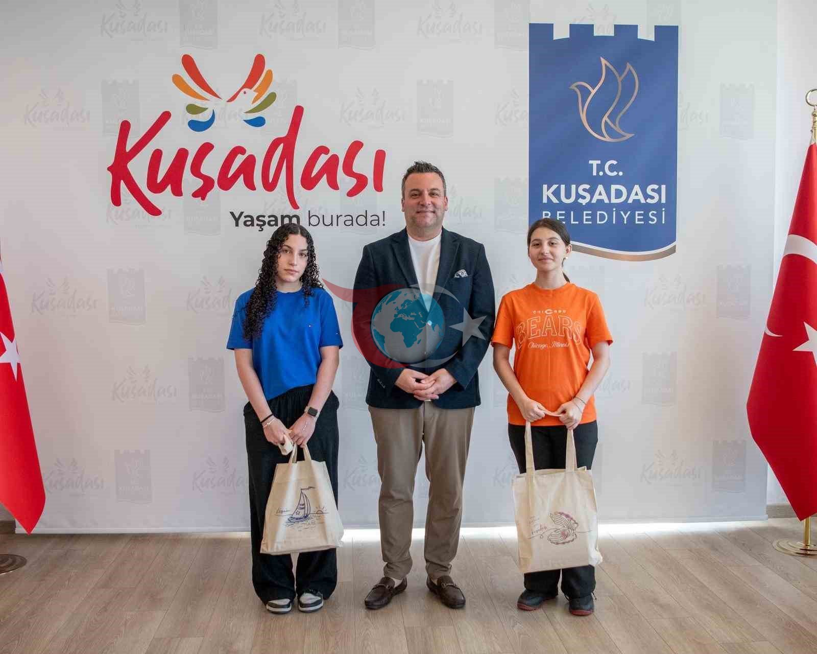 Kuşadası'nda Genç Yetenekler Ödüllendirildi