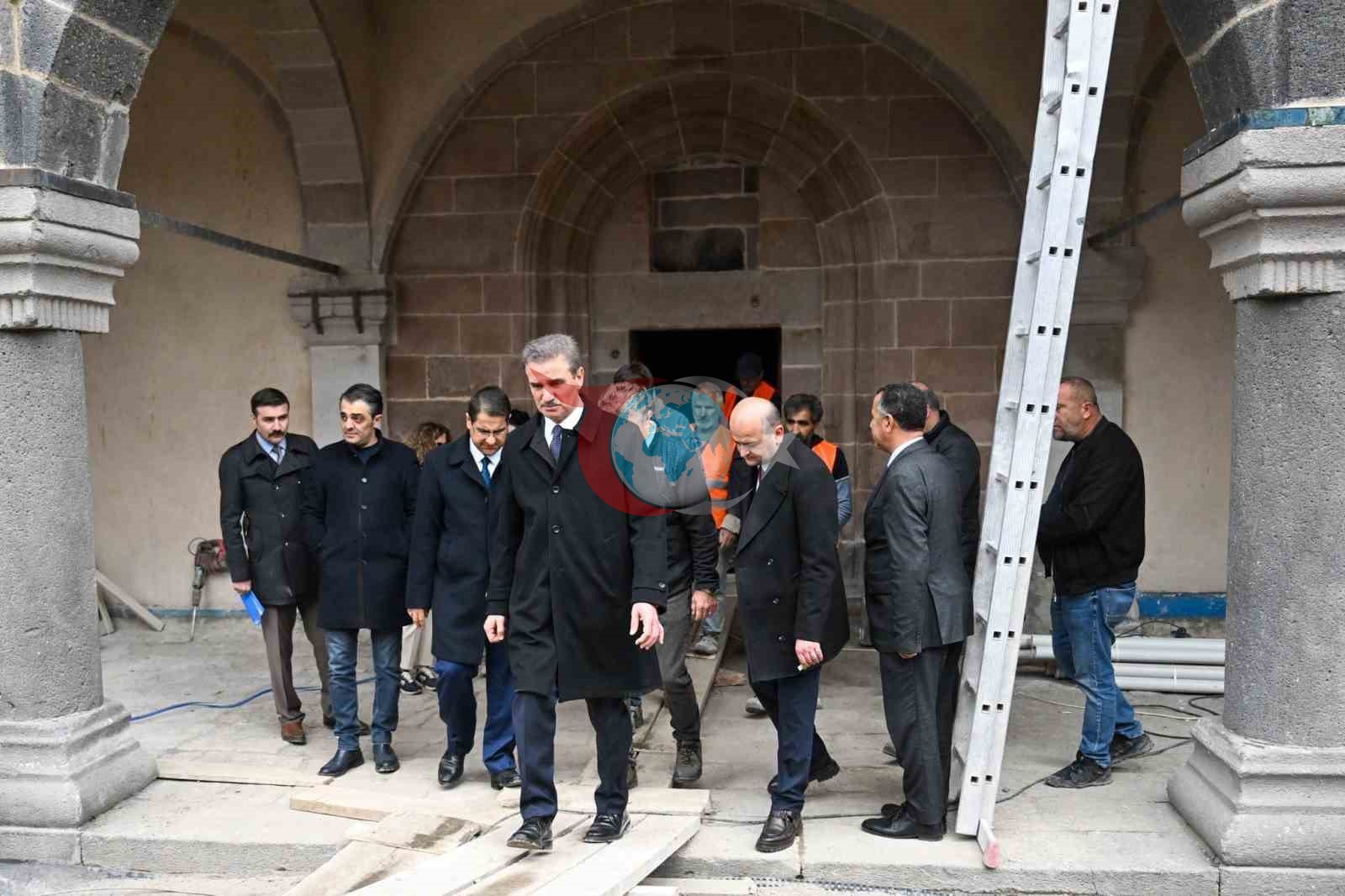 Fetih Camii restore ediliyor