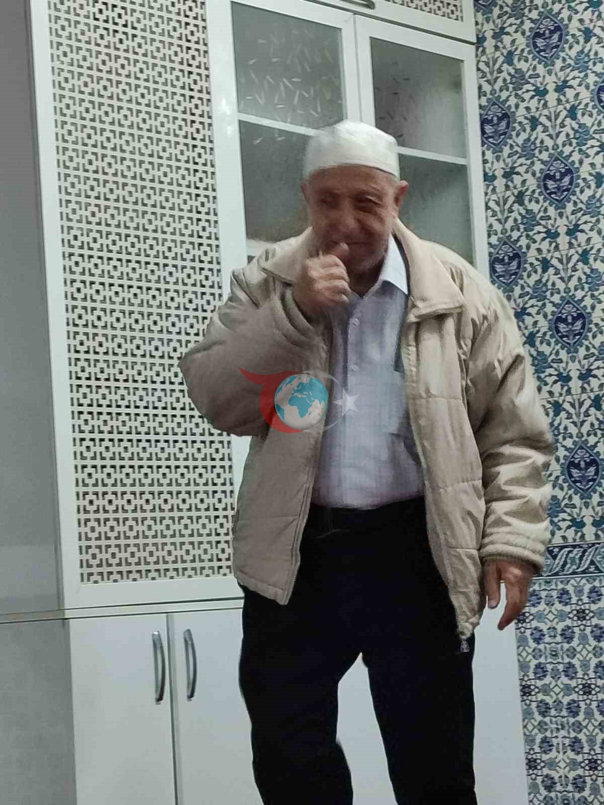 Suriyeli Abdülkerim Ömer’e cami cemaatinden anlamlı uğurlama