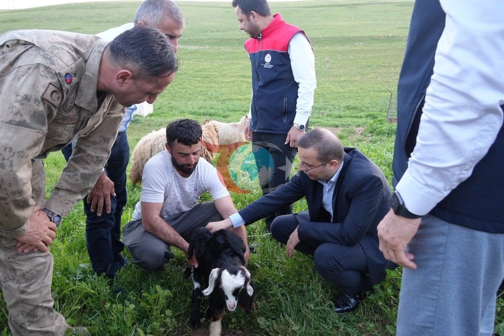 Kaymakam Baycar, Göçer Çiftçilerin Sesine Kulak Verdi