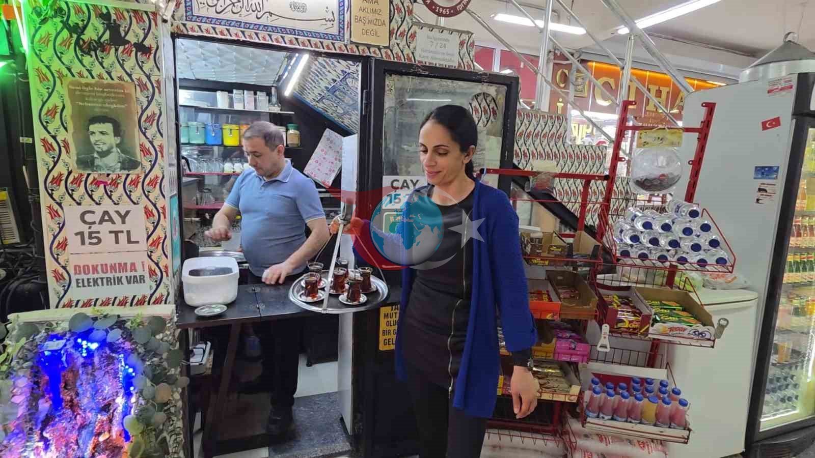 Küçük Çay Ocağını Sanat Eserine Dönüştüren Usta