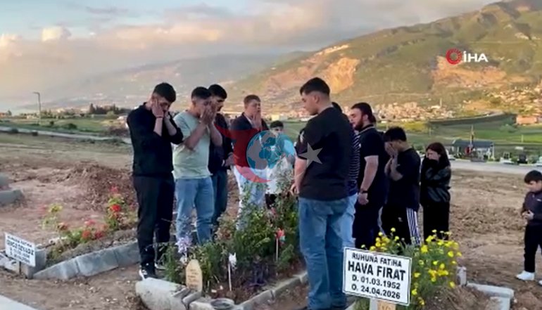 Staj yaptığı pastanede can vermişti Mahir Buğra’nın mezarı başında arkadaşlarından duygu dolu veda