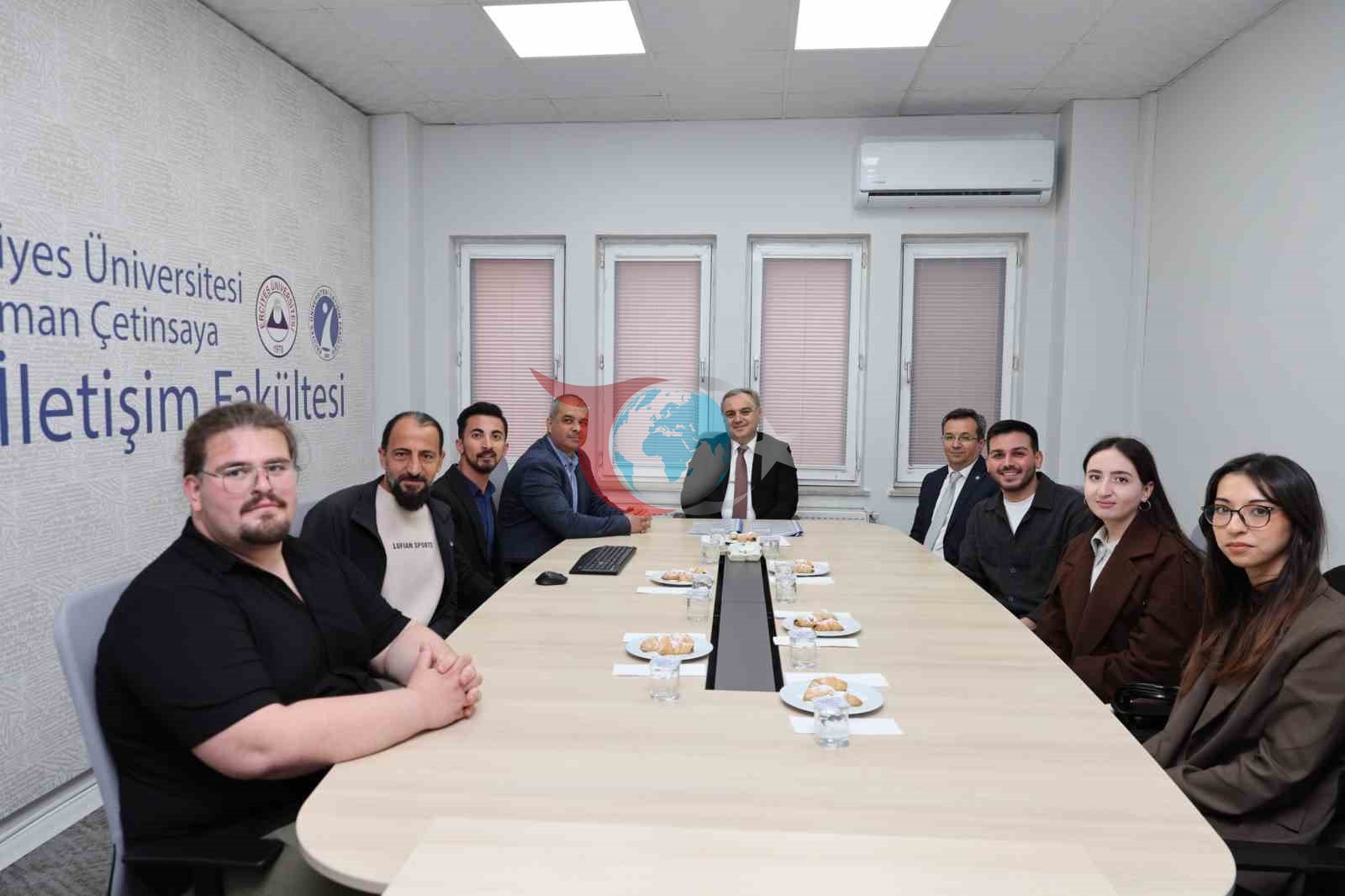Rektör Altun, RTS Kulübü Öğrencileriyle Bir Araya Geldi