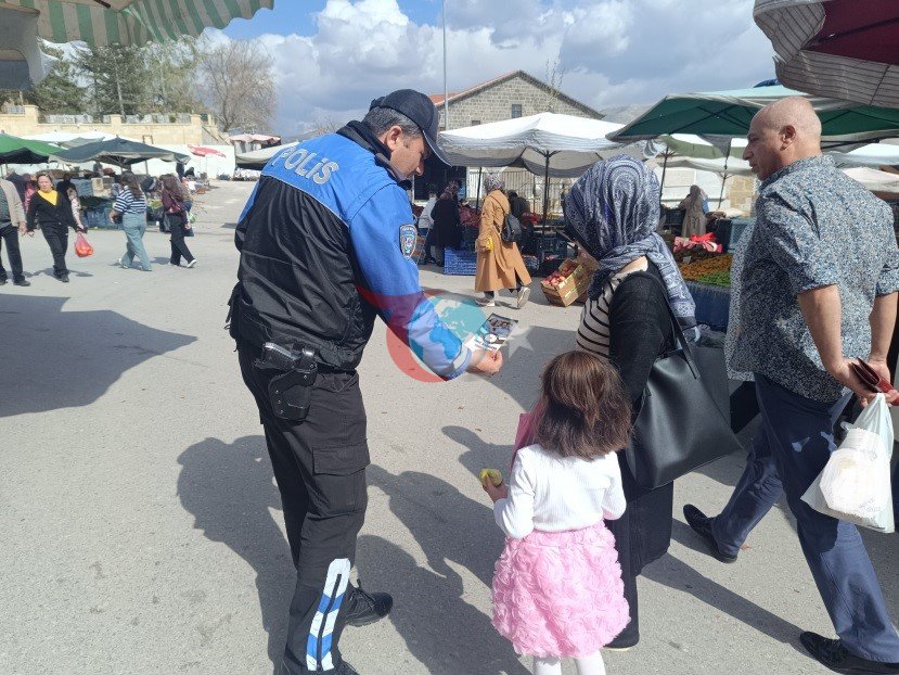 Niğde’de öğrencilere güvenlik eğitimi, vatandaşlara dolandırıcılık uyarısı yapıldı