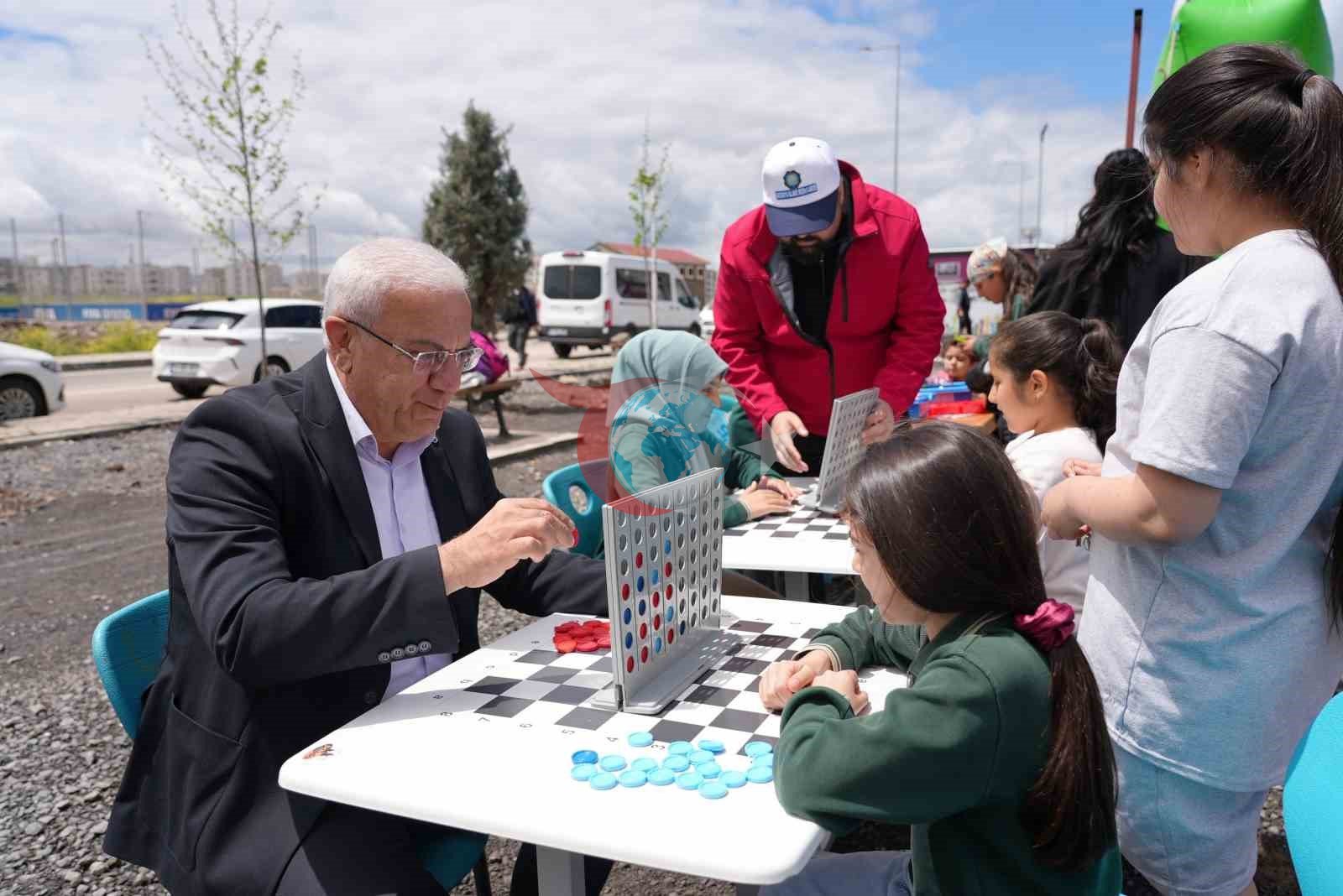Çocuklar sokakta sporla buluştu
