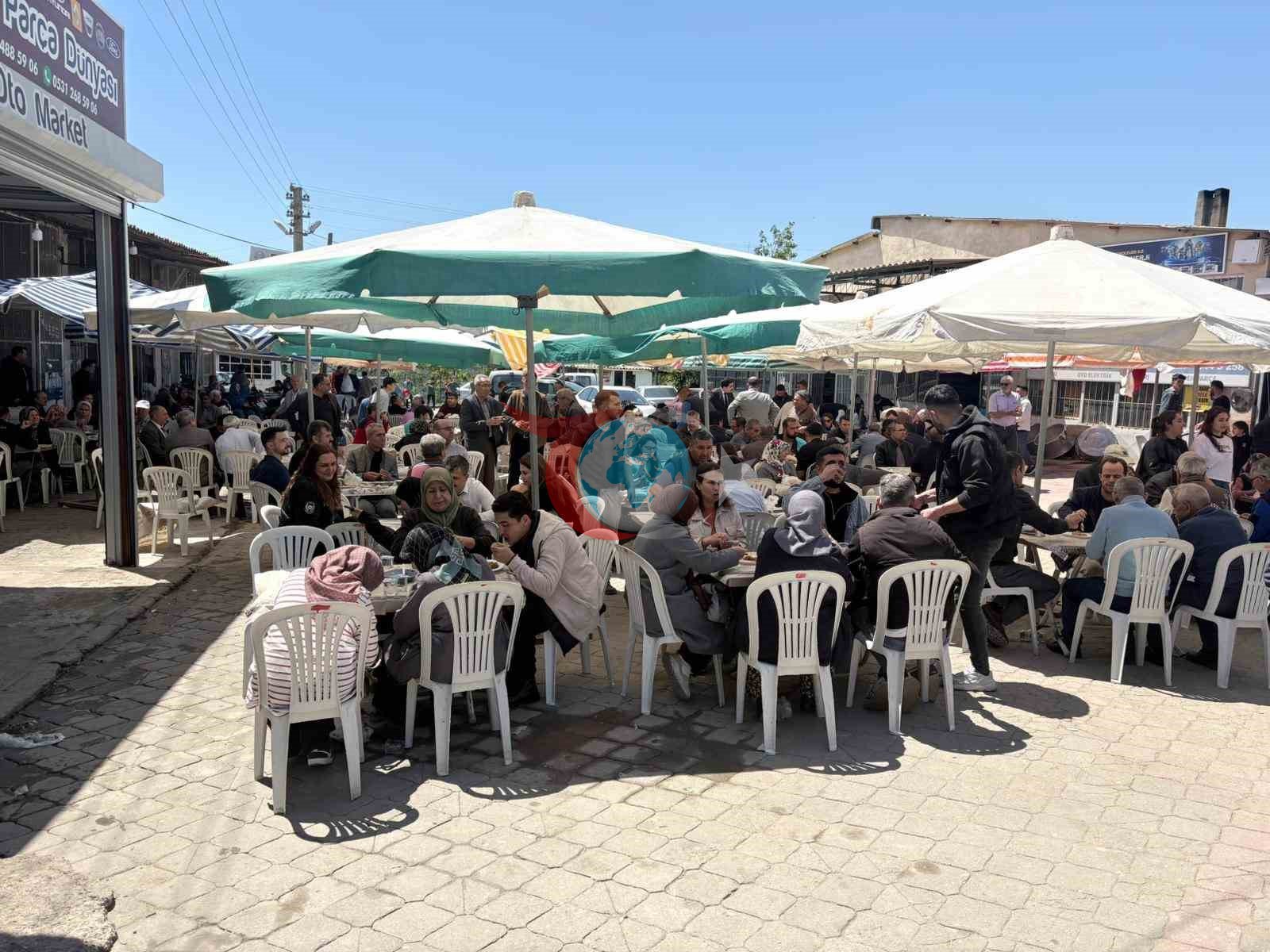 Gördes'te Geleneksel Yemek Etkinliği: 6 Bin Kişiye İkram