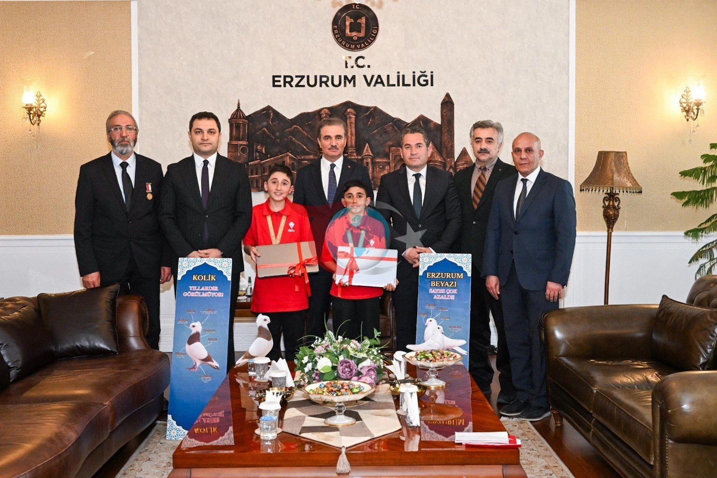 Vali Baruş, TÜBİTAK Birincisi Öğrencileri Misafir Etti