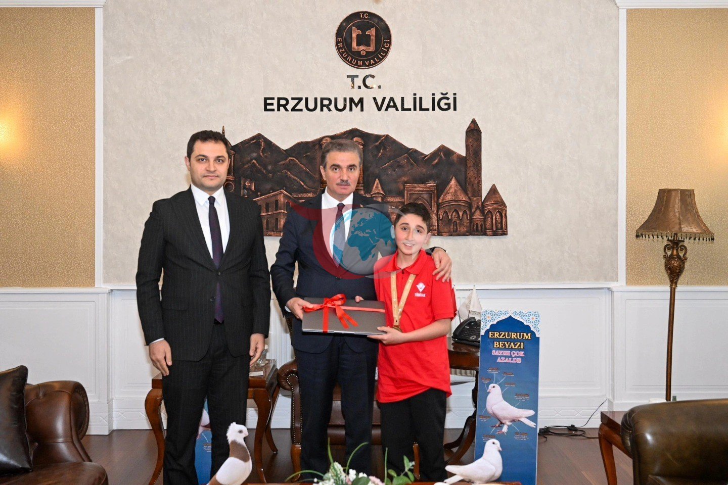 Vali Baruş, başarılı öğrencileri makamında ağırladı