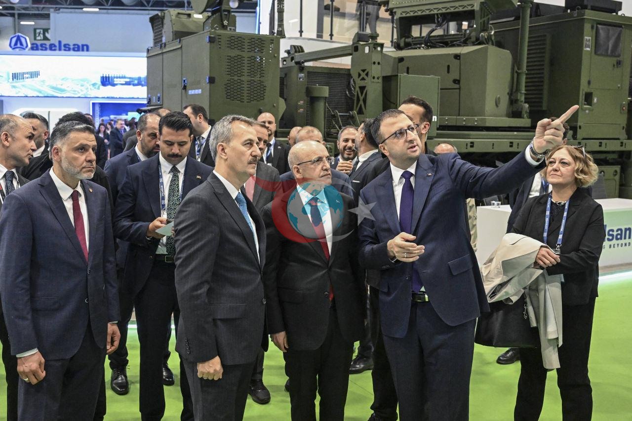 Bakan Şimşek’ten SAHA 2026'ya ziyaret: 'Savunma sanayii ekonominin motoru olacak!'