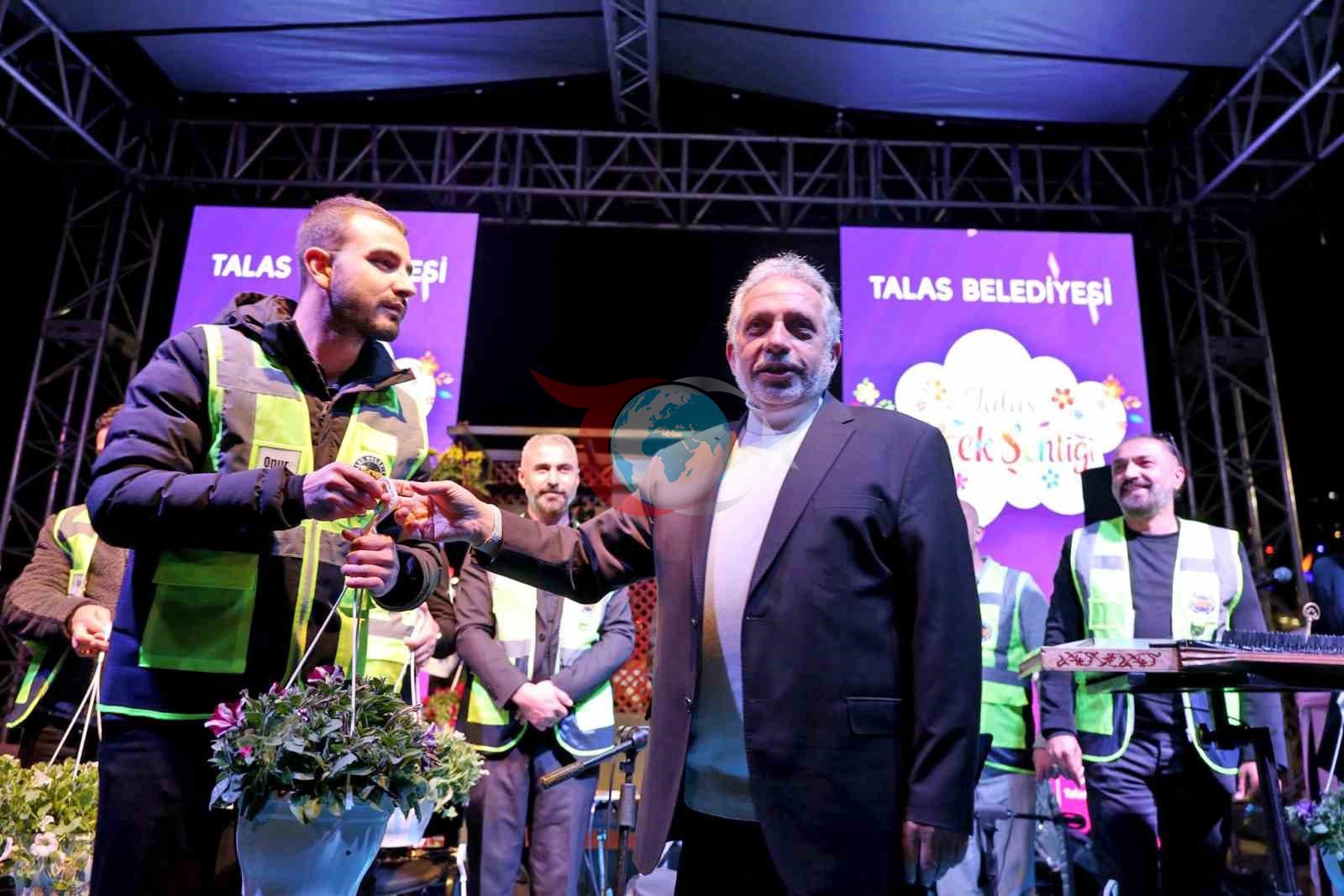 Talas Çiçek Şenliği'nde Unutulmaz Anlar: Grup Şantiye Coşturdu
