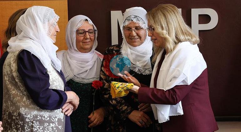 Barış Annelerinden MHPye ziyaret Görüşme 1 saat sürdü