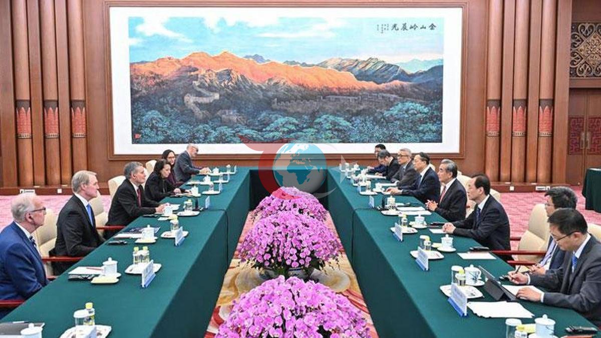 Çin ile ABD Arasında Kritik Görüşme: Wang Yi ve Senato Heyeti Bir Arada