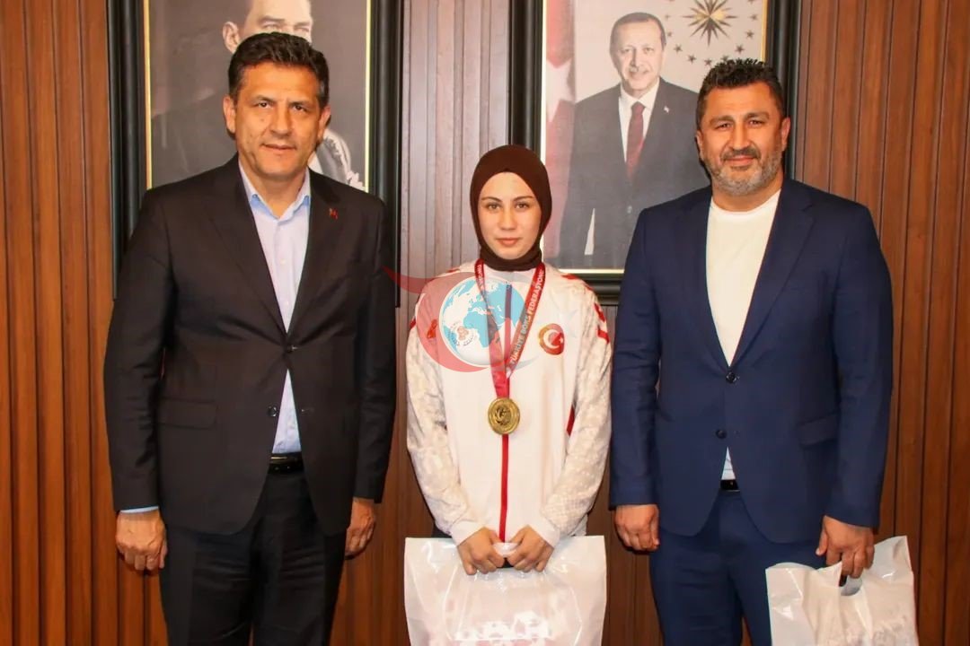 Kozanlı Boksör Azranur Türkiye İçin Gençler Olimpiyatları'nda Ringde
