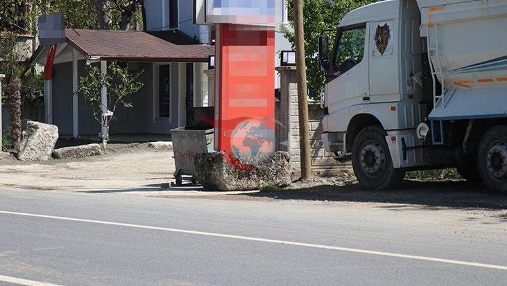 Sakarya'da Üzücü Kaza: Çöp Kamyonunun Altında Kalan Kadın Hayatını Kaybetti