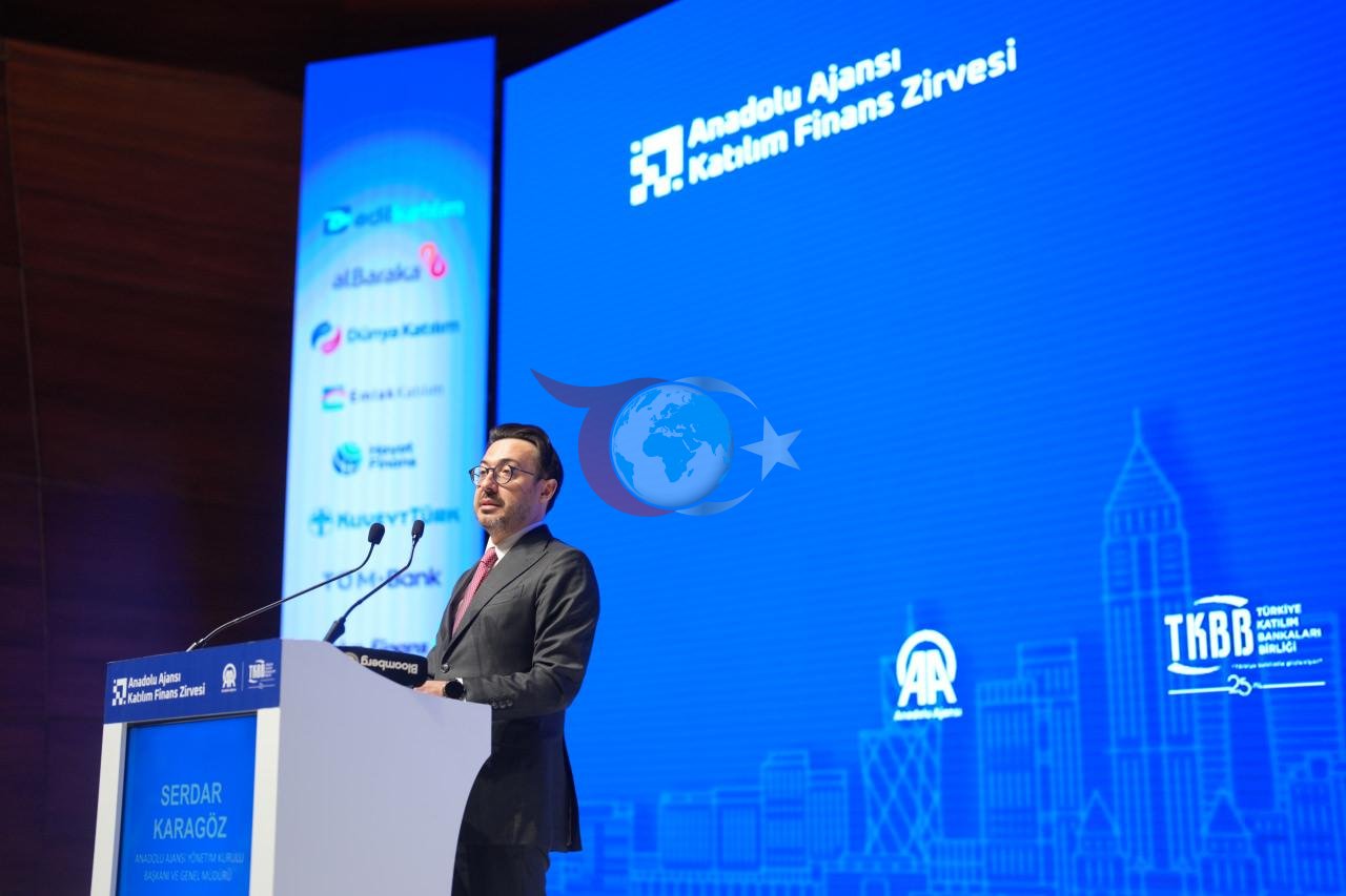 Karagöz, İstanbul Finans Merkezi Ziraat Bankası Oditoryumu'nda 'Anadolu Ajansı Katılım Finans Zirvesi' ne katılarak konuşma yaptı.