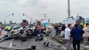 Aydın Efelerde takla atan araç ters döndü Çok sayıda yaralı var