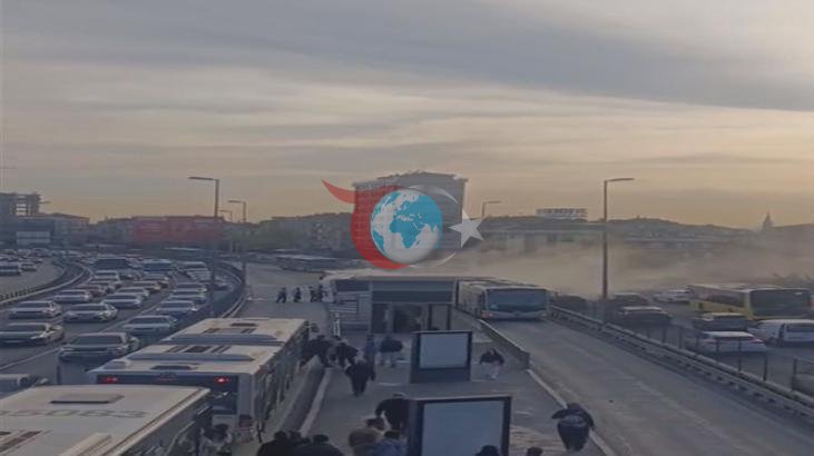 Kağıthane'de Metrobüste Yangın Çıktı, Facia Son Anda Engellendi
