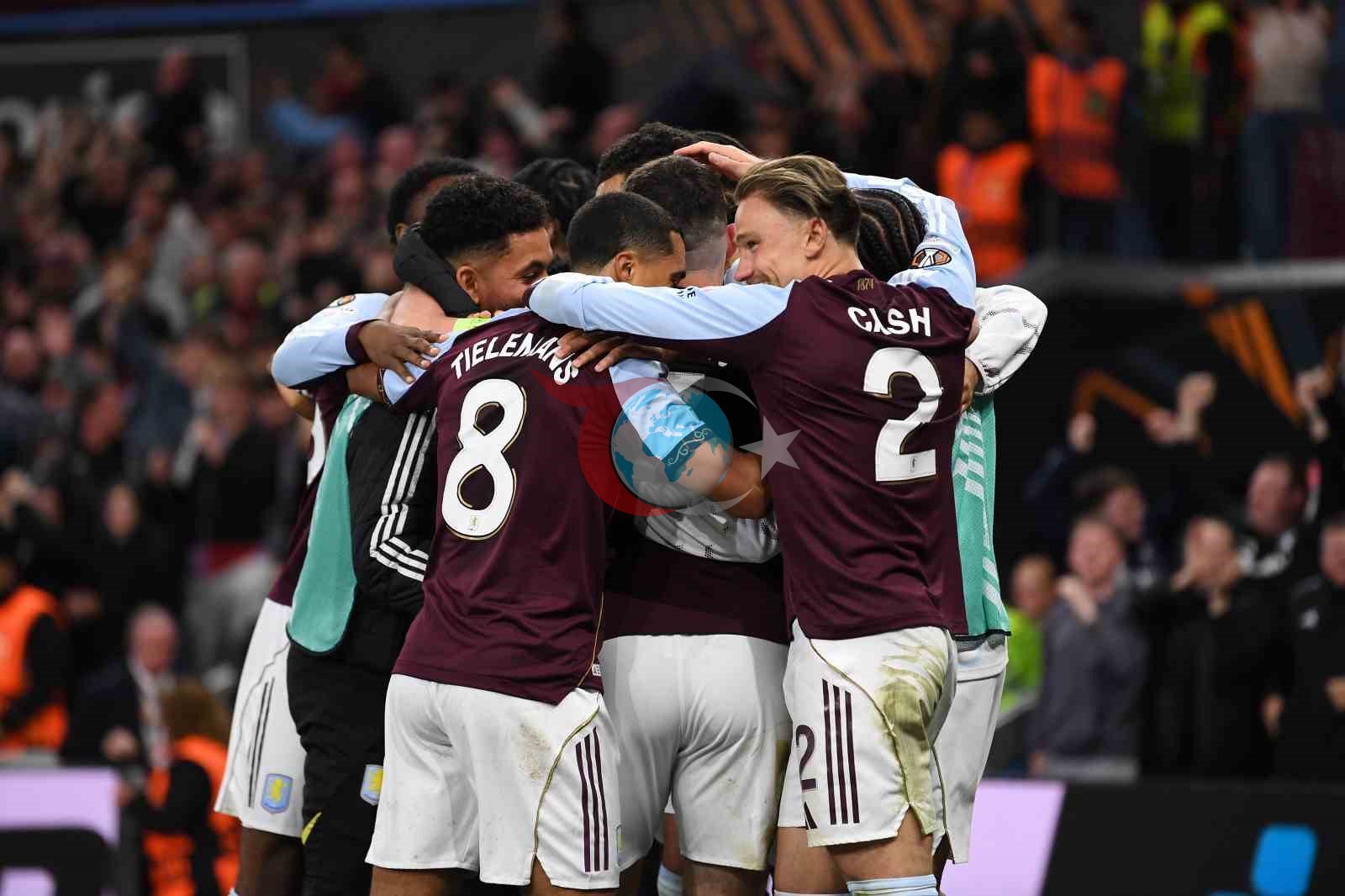 İstanbul'da UEFA Avrupa Ligi Finalinde Freiburg ve Aston Villa Karşı Karşıya