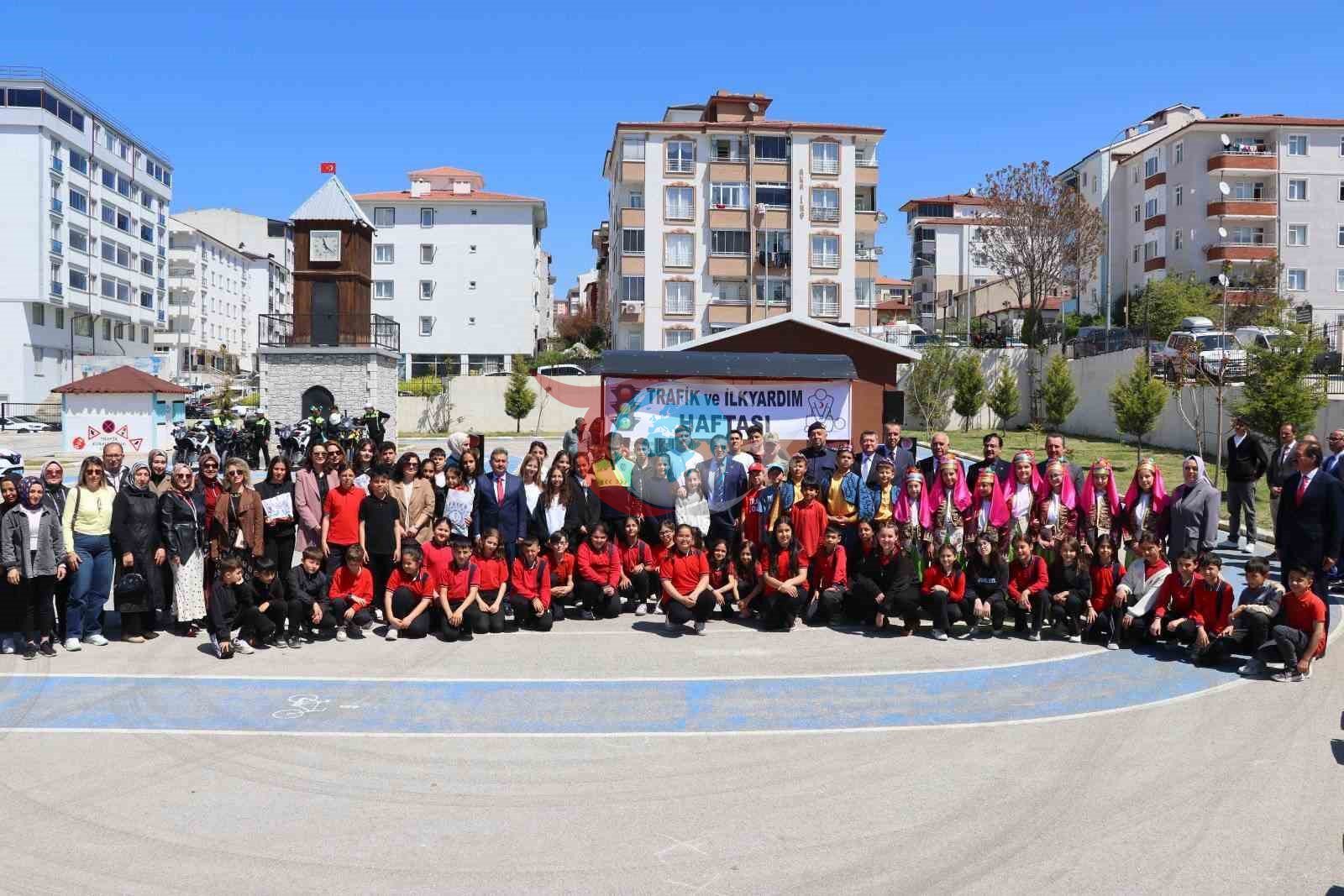 Bilecik'te Öğrenciler Trafik Kurallarını Uygulayarak Öğrendi