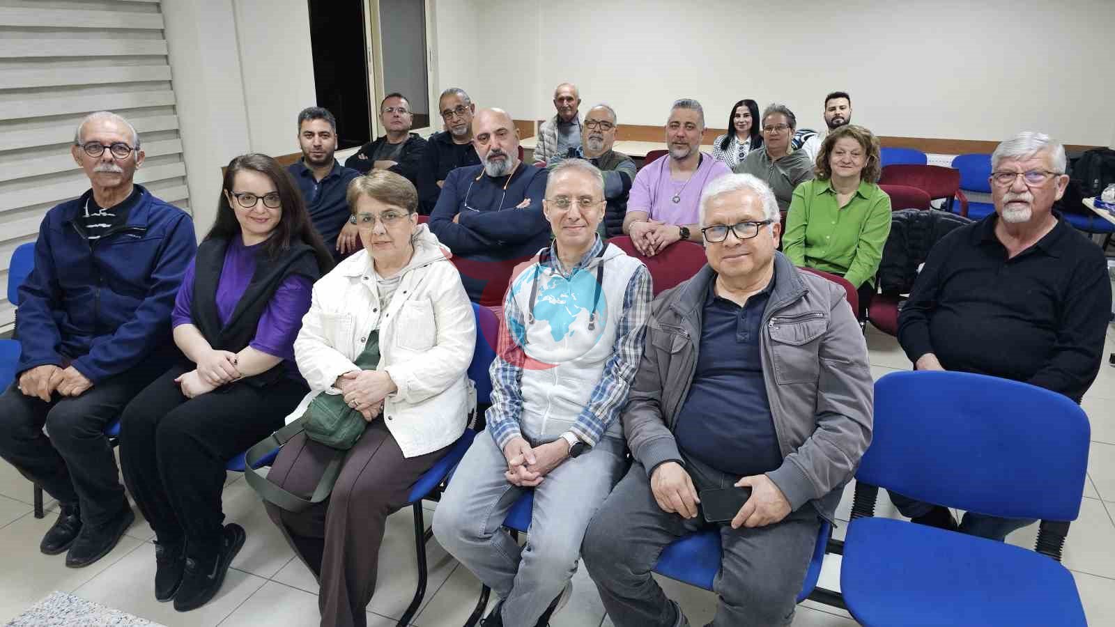 Nazilli'de Akgün Akova'nın Edebi ve Fotoğrafik Yolculuğu Konuşuldu