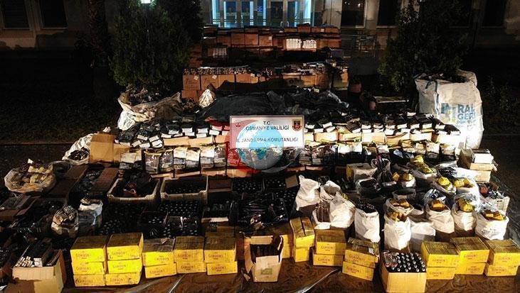 Adana'da Büyük Baskın: Milyonlarca Liralık Kaçak Ürün Yakalandı
