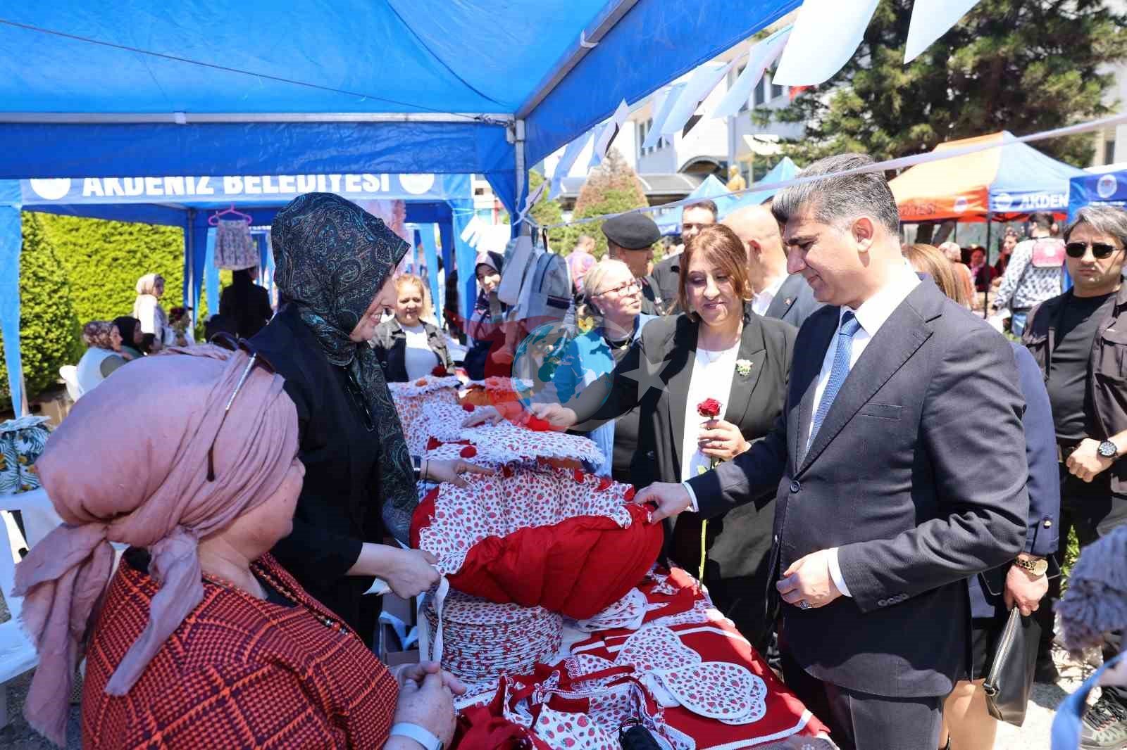 Mersin'de Anneler Günü Etkinliği Coşkuyla Kutlandı