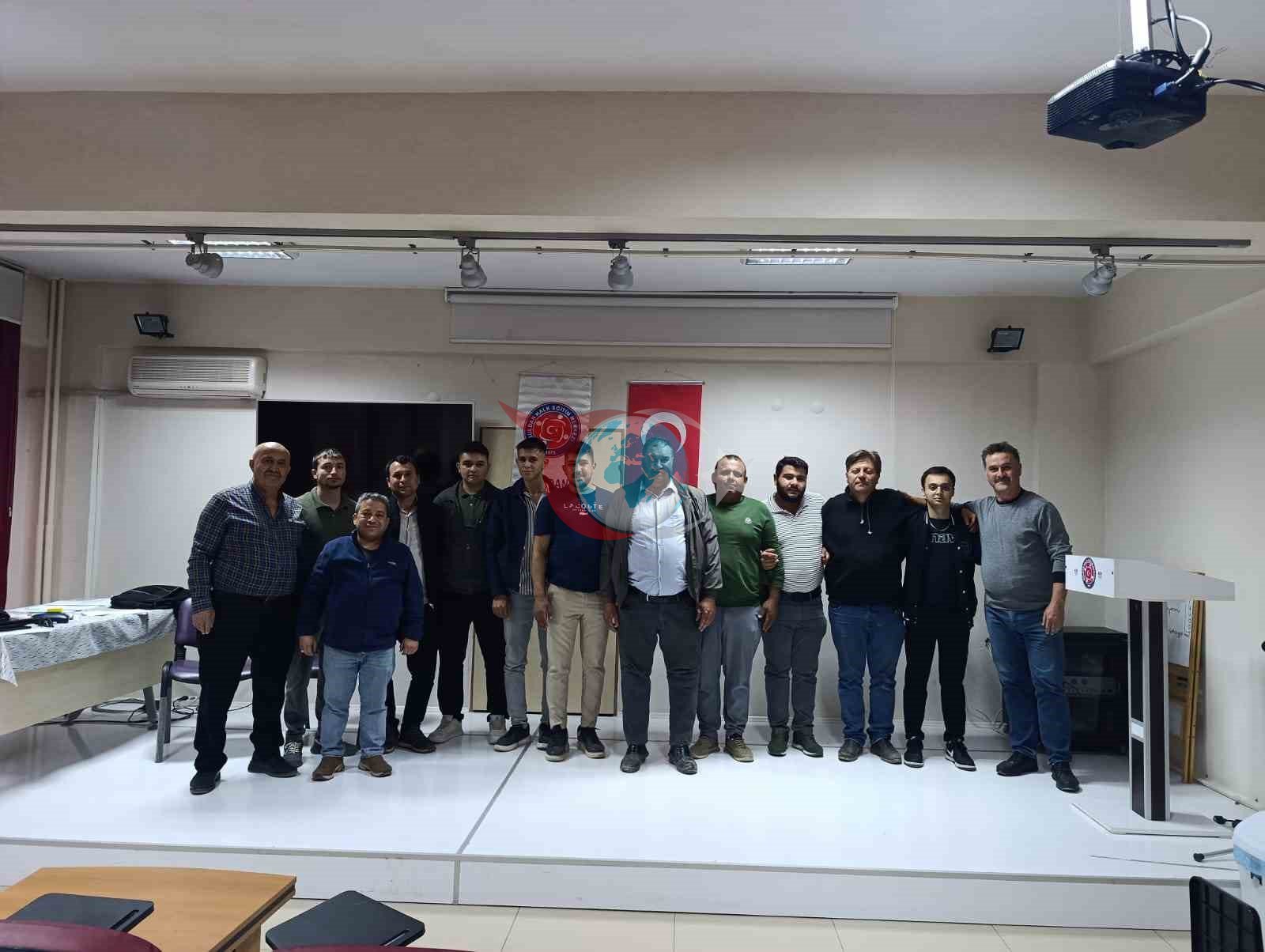 Buldan'da Avcılık Kursunu Başarıyla Tamamlayanlar Sertifikalarını Aldı