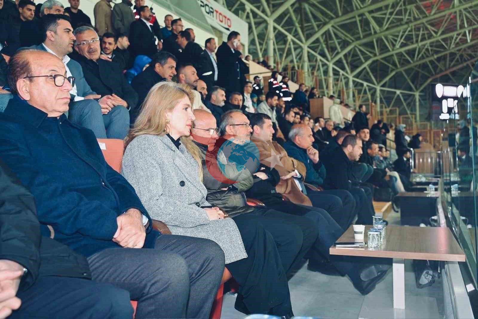 Malatya'da Kayısı Üretimi ve Tarım Sorunlarına Yoğun Mesai