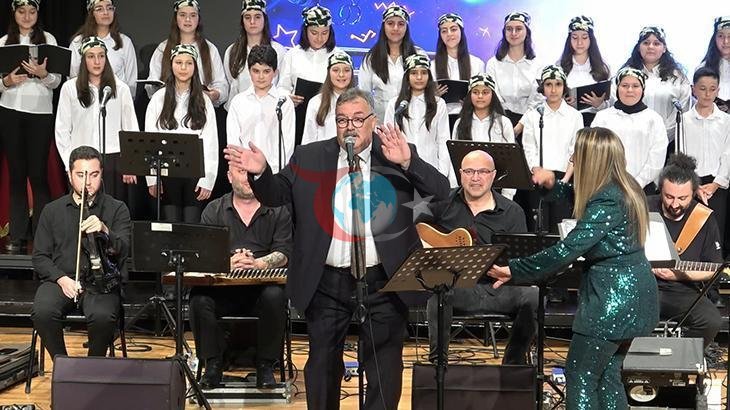 Okul Müdürünün Şarkısı İnternette Fenomen Oldu! Profesyonel Kayıt Ortaya Çıktı
