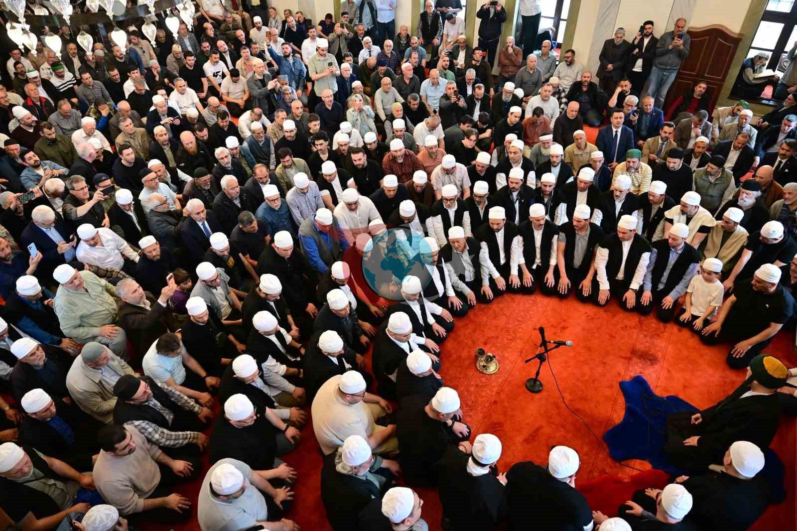 Emir Sultan'da Erguvan Bayramı'nın Yeniden Canlanışı