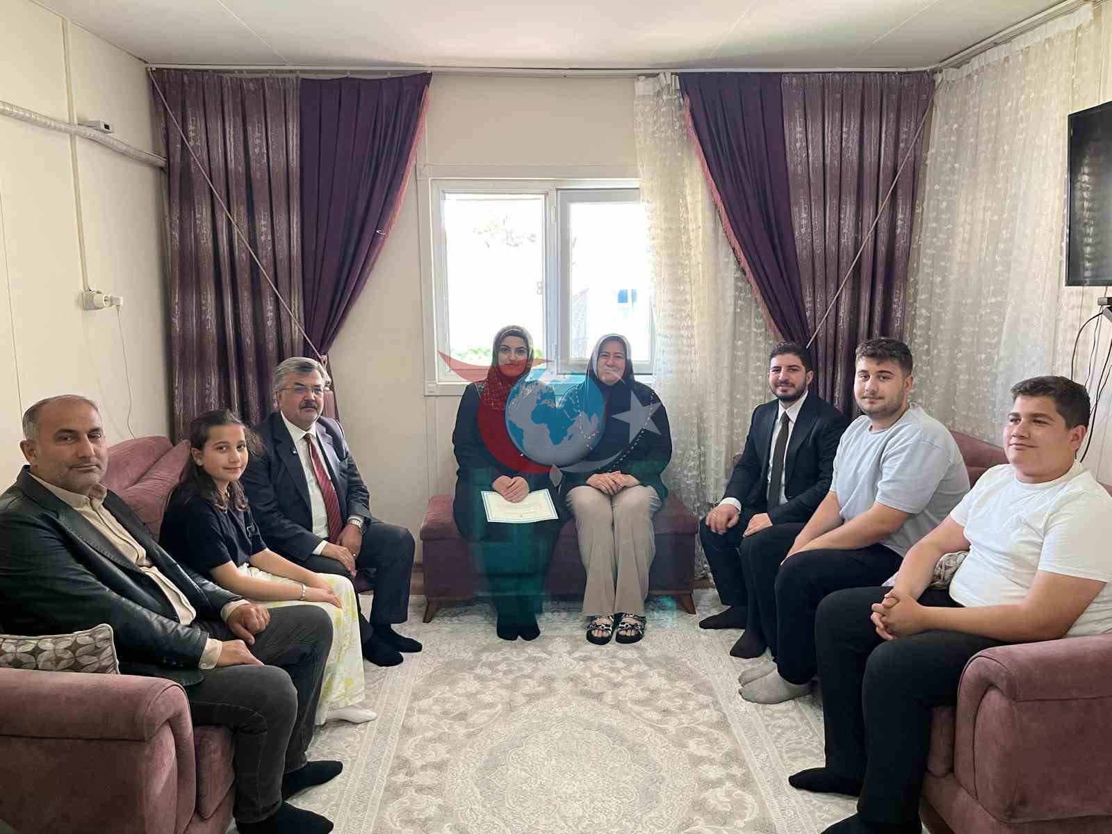 AK Parti’den en yaşlı ve en genç üyeye ziyaret