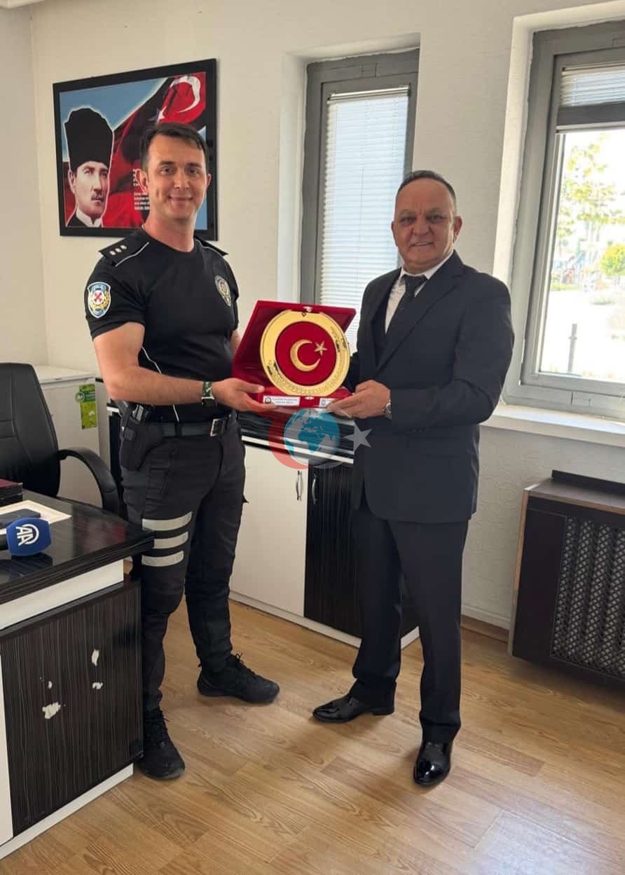 30 yıllık trafik polisinden duygulandıran veda