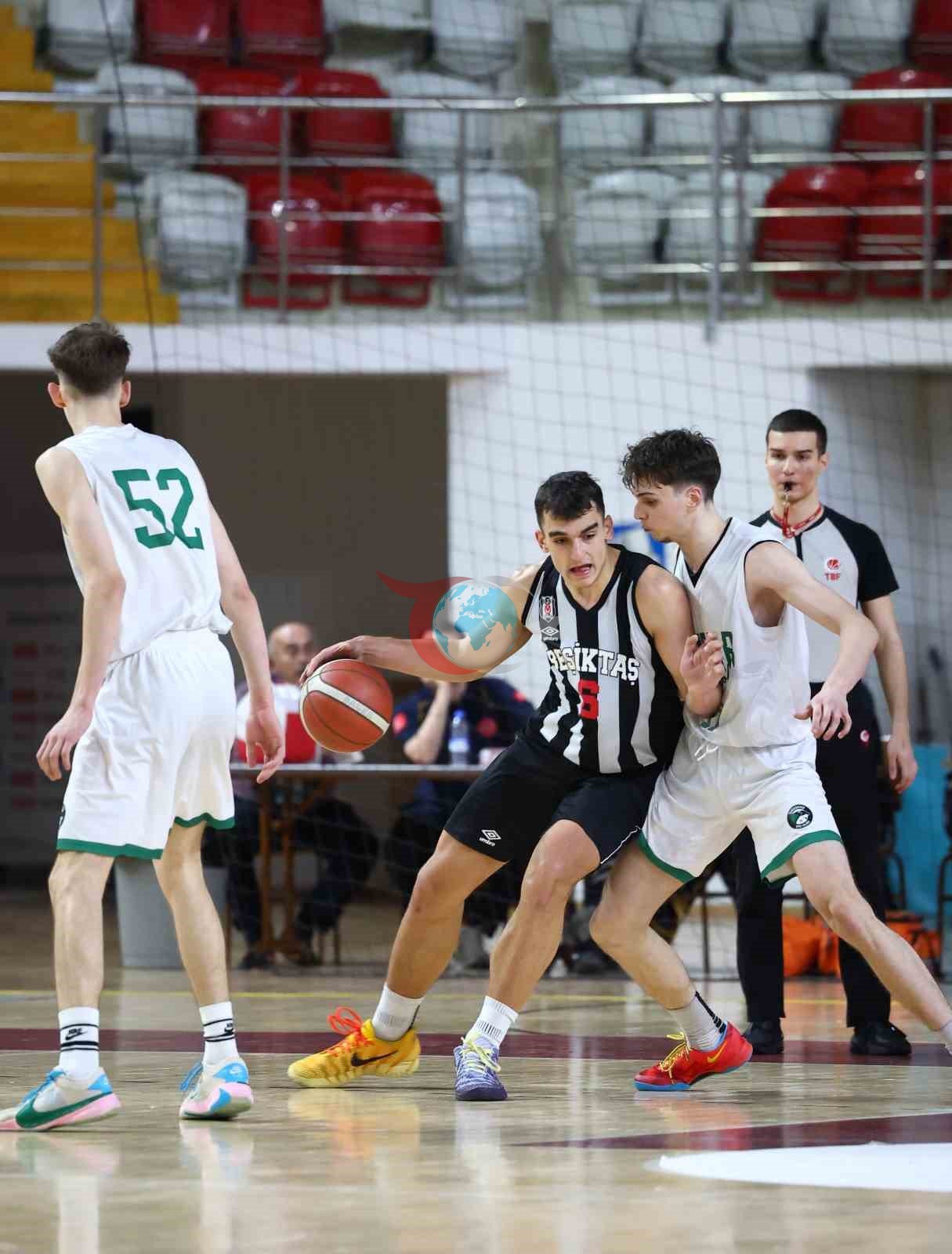 U18 Basketbol Şampiyonası'nda Yarı Finale Yükselen Takımlar Belli Oldu