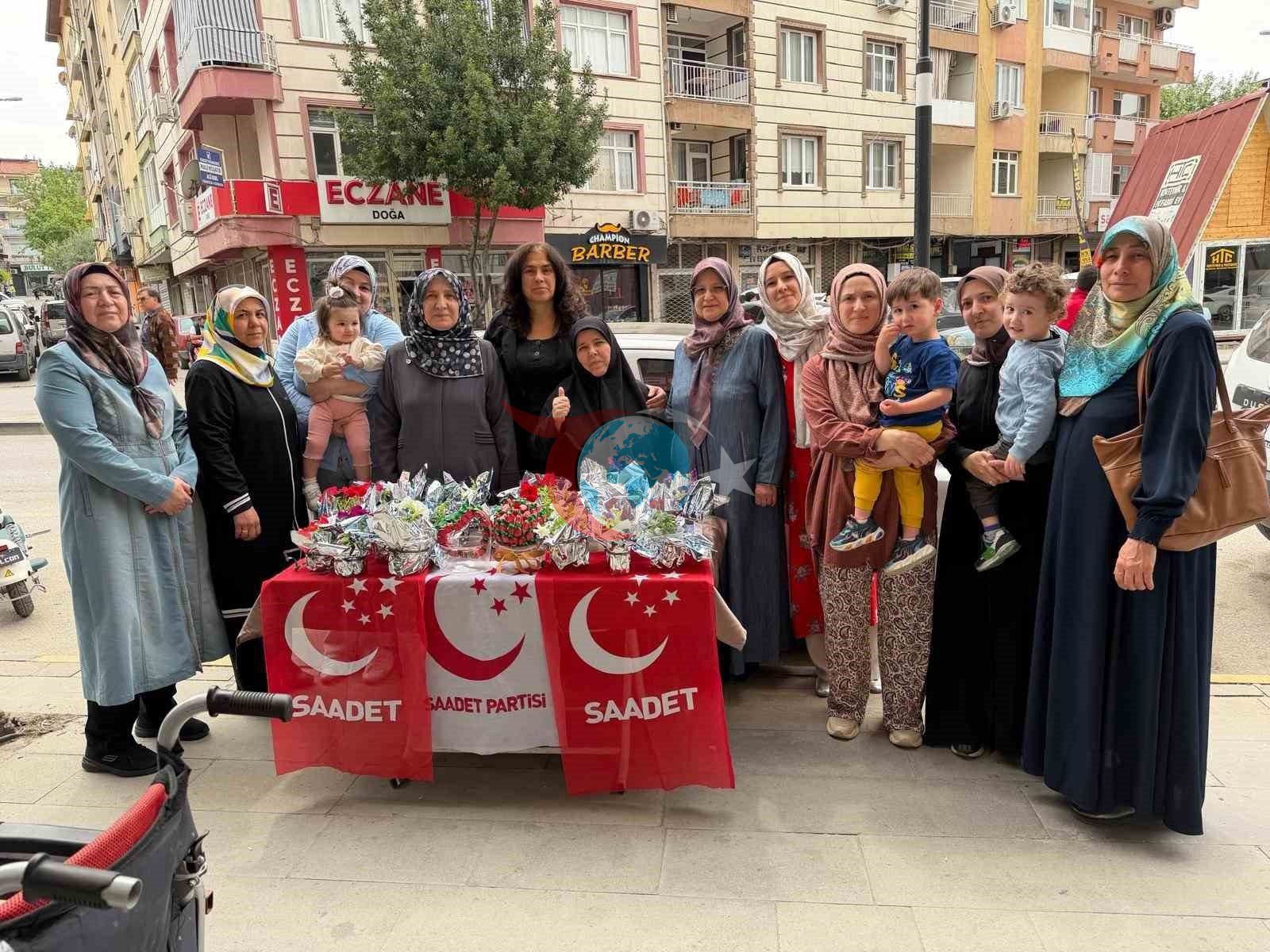 Saadet Partisi'nin Anneler Günü Etkinliğine Yoğun Katılım